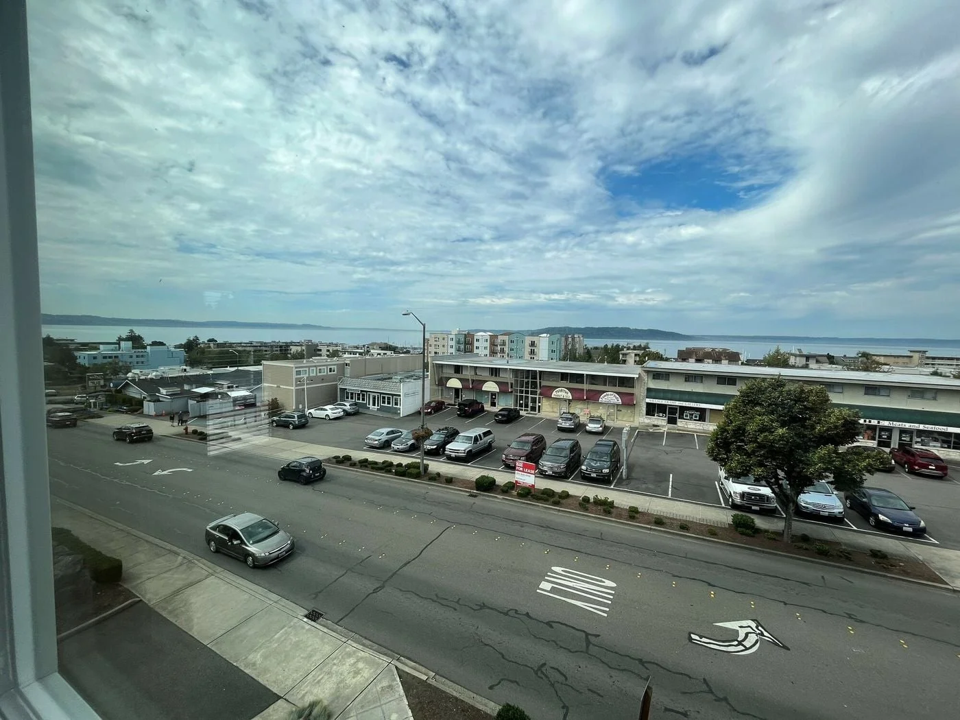 Photo 3 of 22506 Marine View Dr S, Des Moines, WA 98198