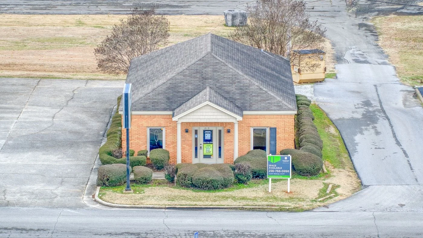 Photo 1 of 219 Cox Creek Pkwy, Florence, AL 35630