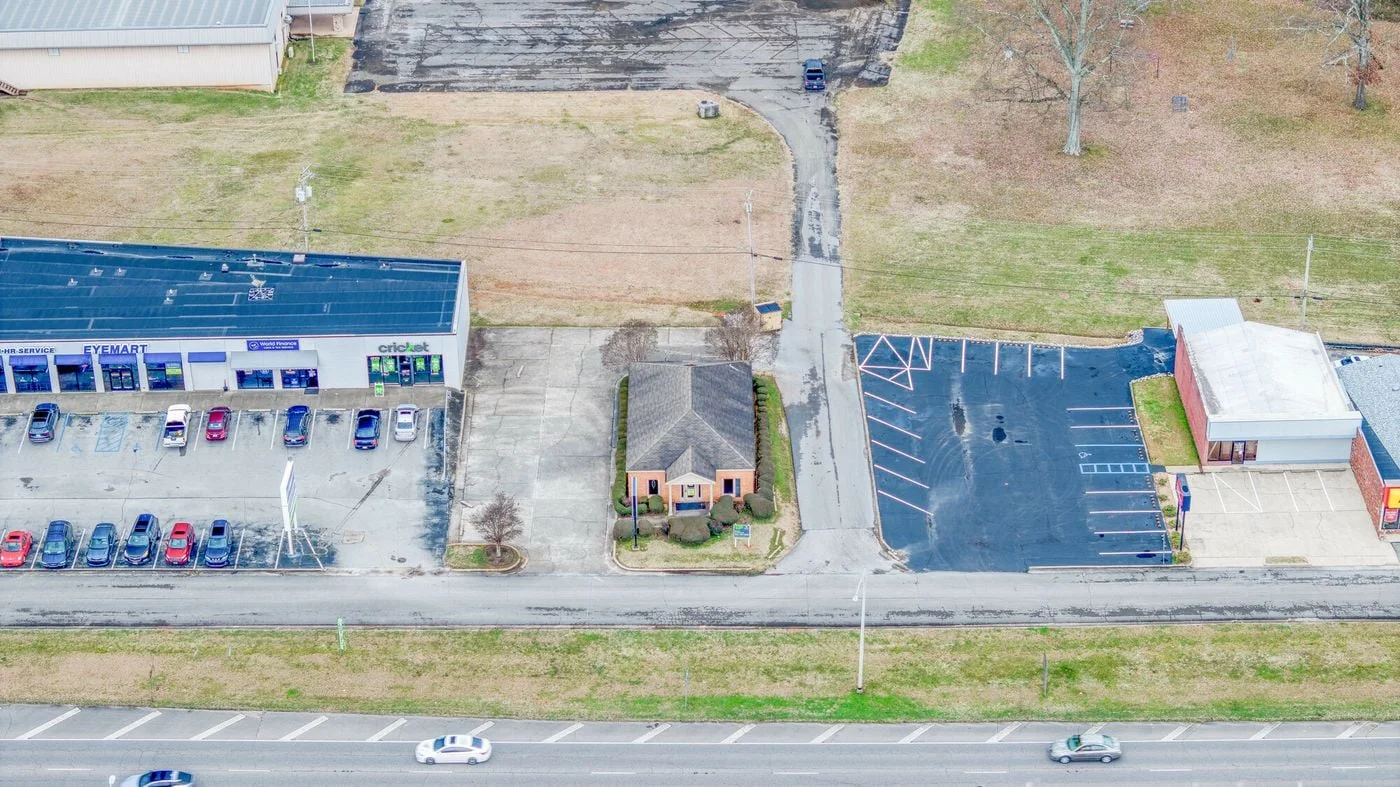 Photo 2 of 219 Cox Creek Pkwy, Florence, AL 35630