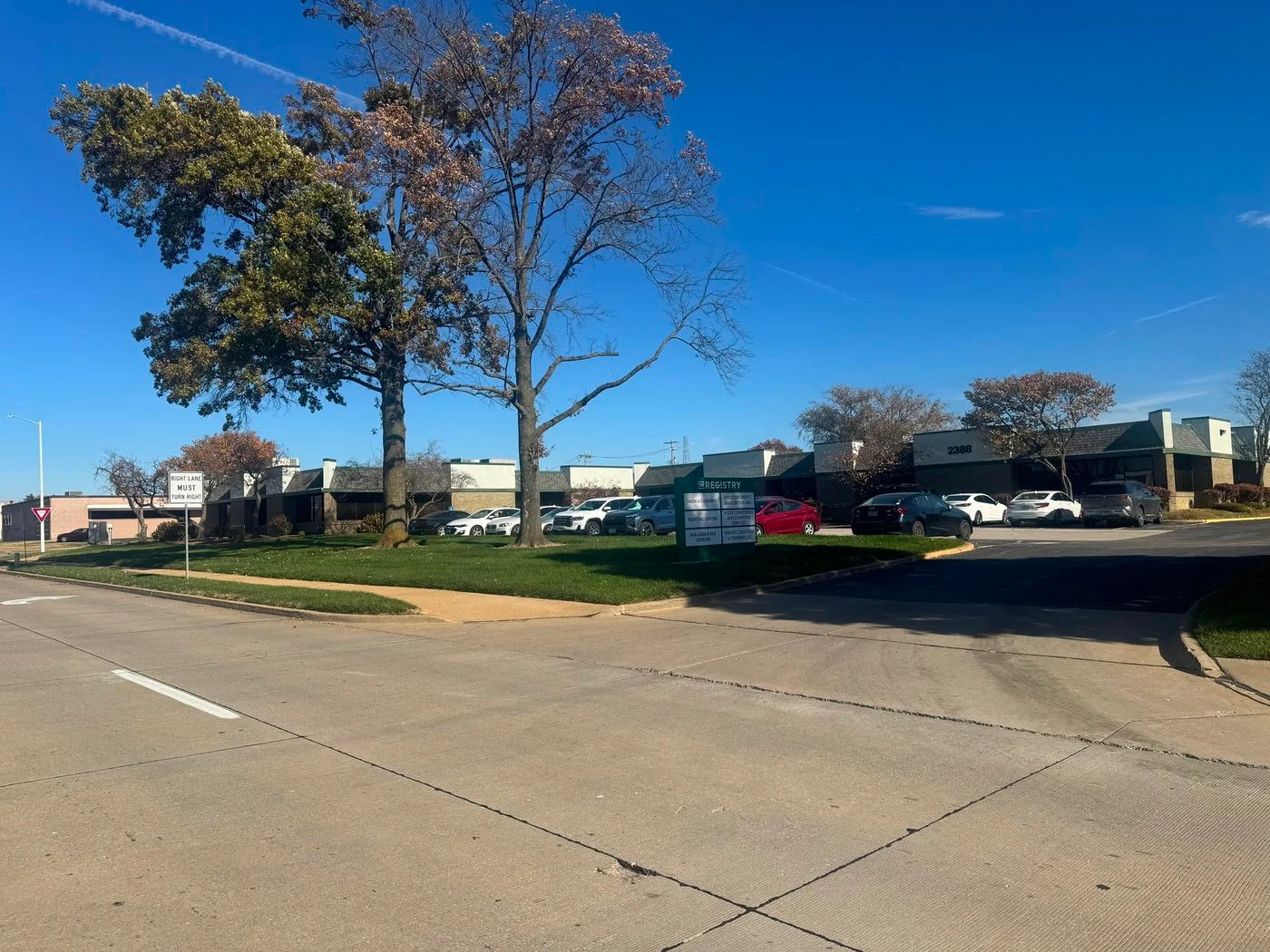 Photo 1 of 2388 Schuetz Rd, Maryland Heights, MO 63146