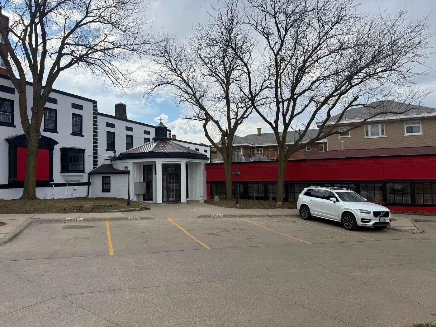 Photo 3 of 4901-4909 Dodge Street, Omaha, NE 68132