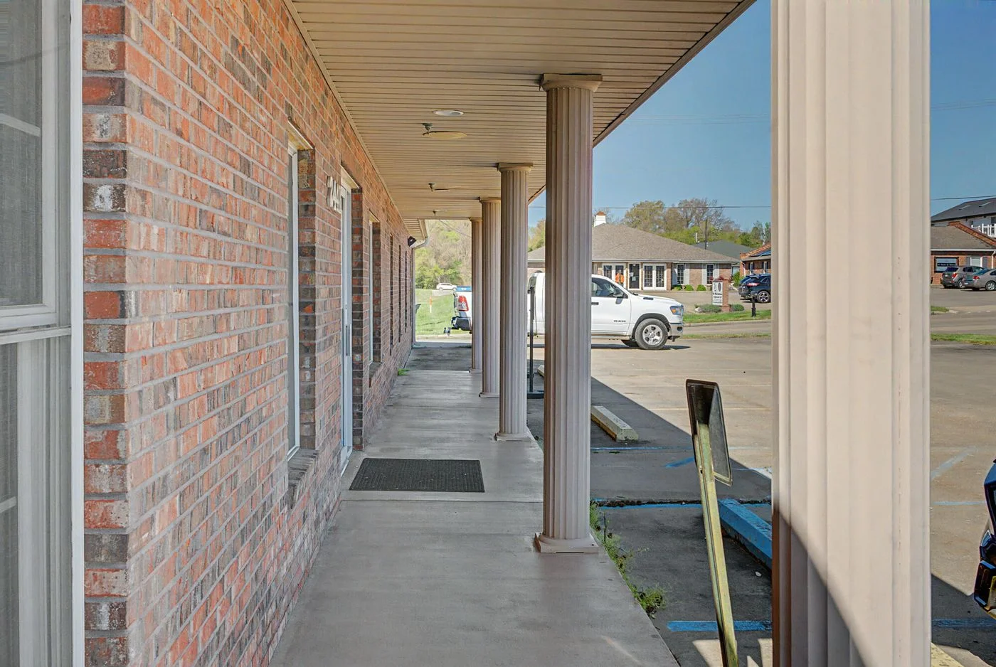 Photo 3 of 2441 Myra Dr, Cape Girardeau, MO 63703