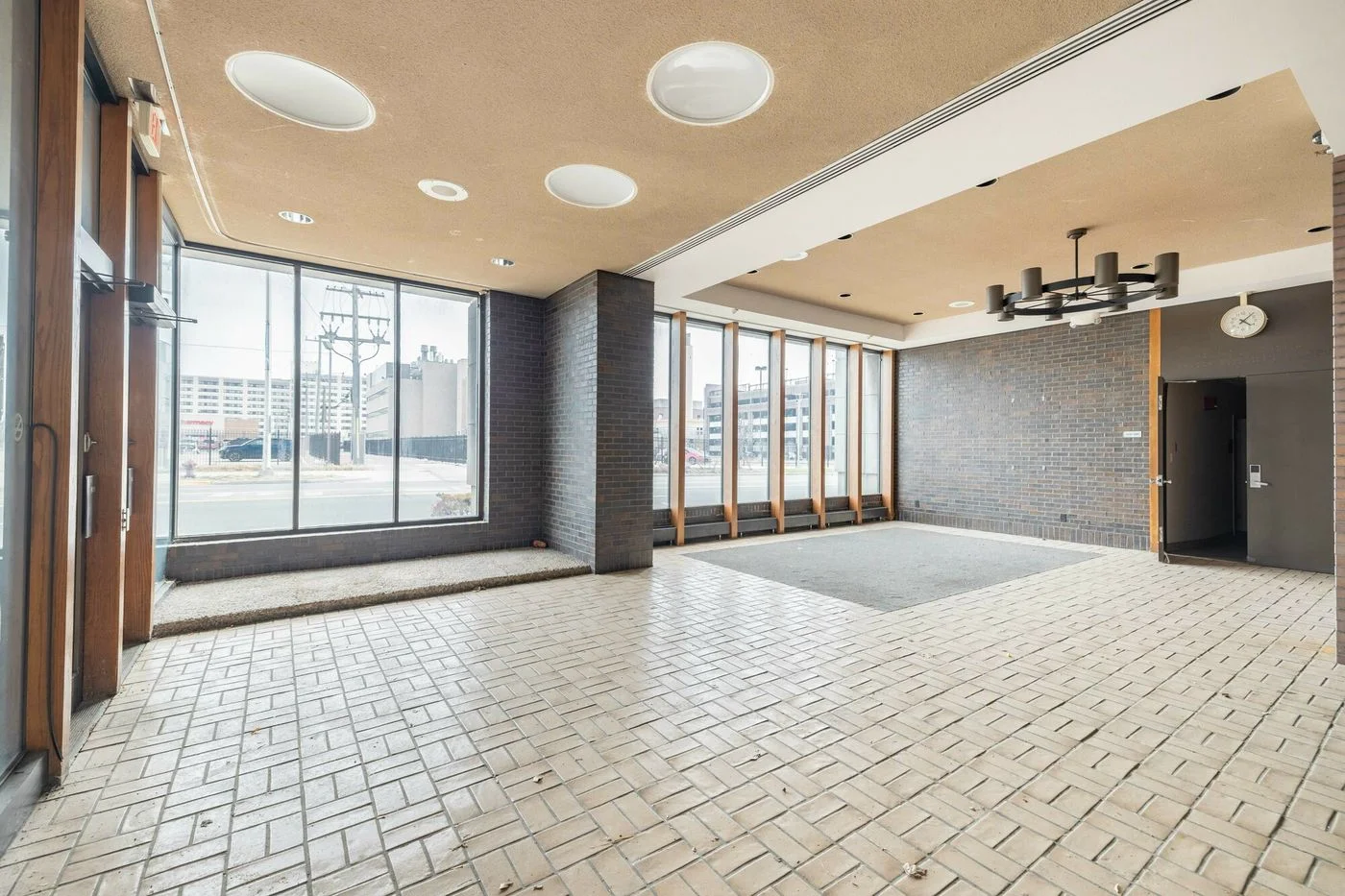 Photo 3 of 110 E Warren Ave, Detroit, MI 48201