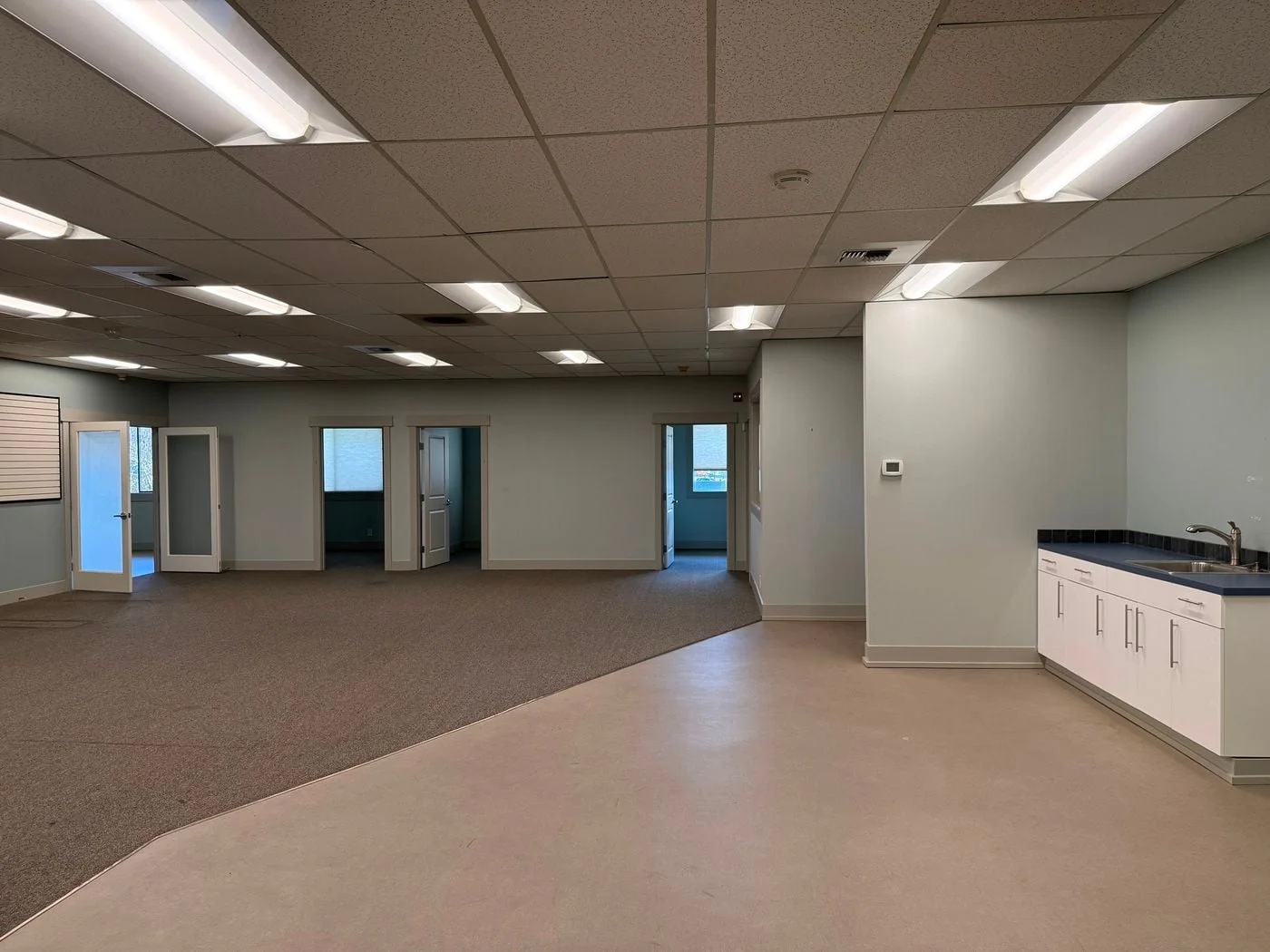 Photo 3 of 15811 Ambaum Blvd SW, Burien, WA 98166