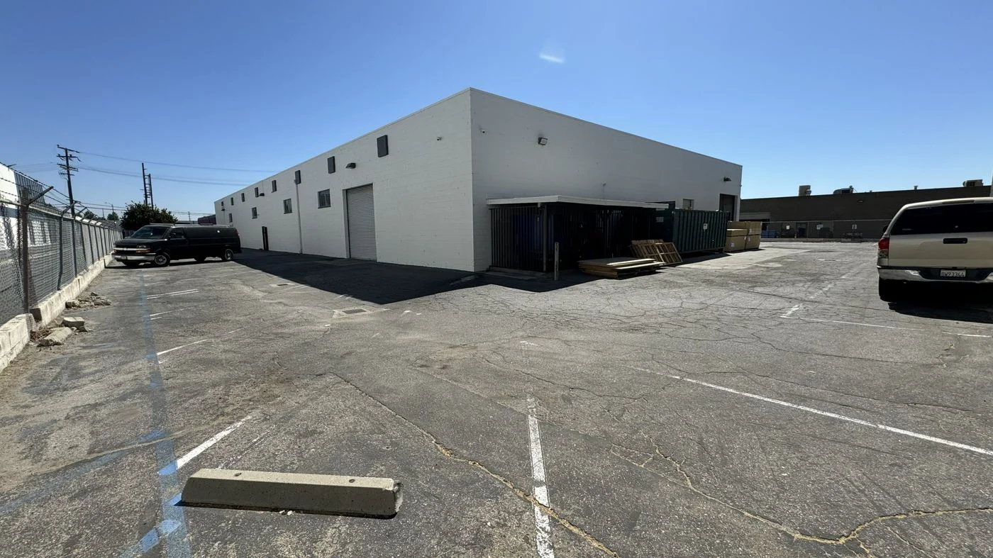 Photo 3 of 9637-9649 Owensmouth Ave, Chatsworth, CA 91311-4804