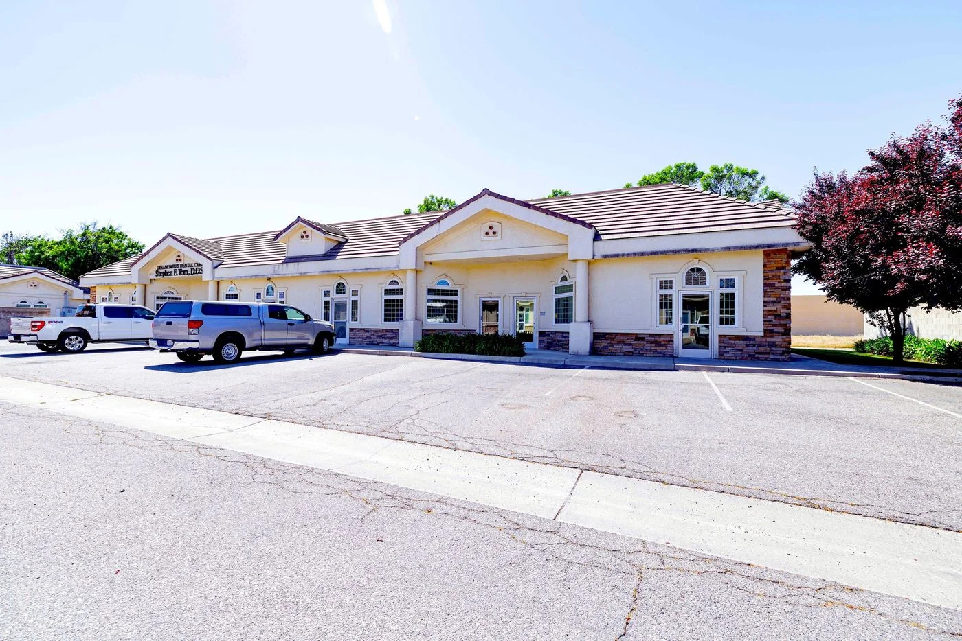 Photo 1 of 1565 Shaw Ave, Clovis, CA 93611