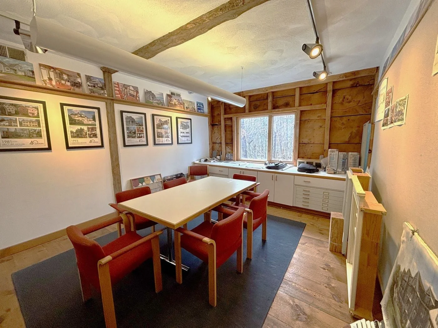 Photo 2 of 2048 Washington St, Hanover, MA 02339