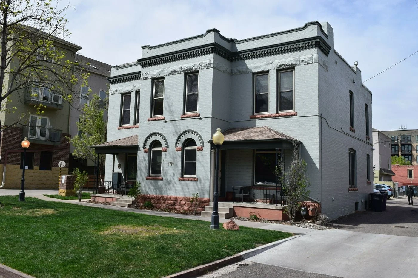 Photo 3 of 1721 N Emerson St, Denver, CO 80218