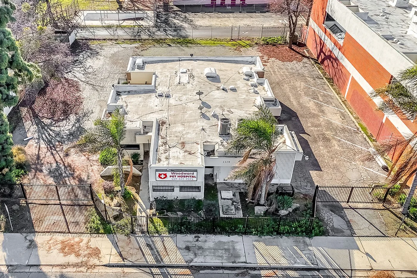 Photo 3 of 1119 E. Shaw Avenue , Fresno, CA 93710