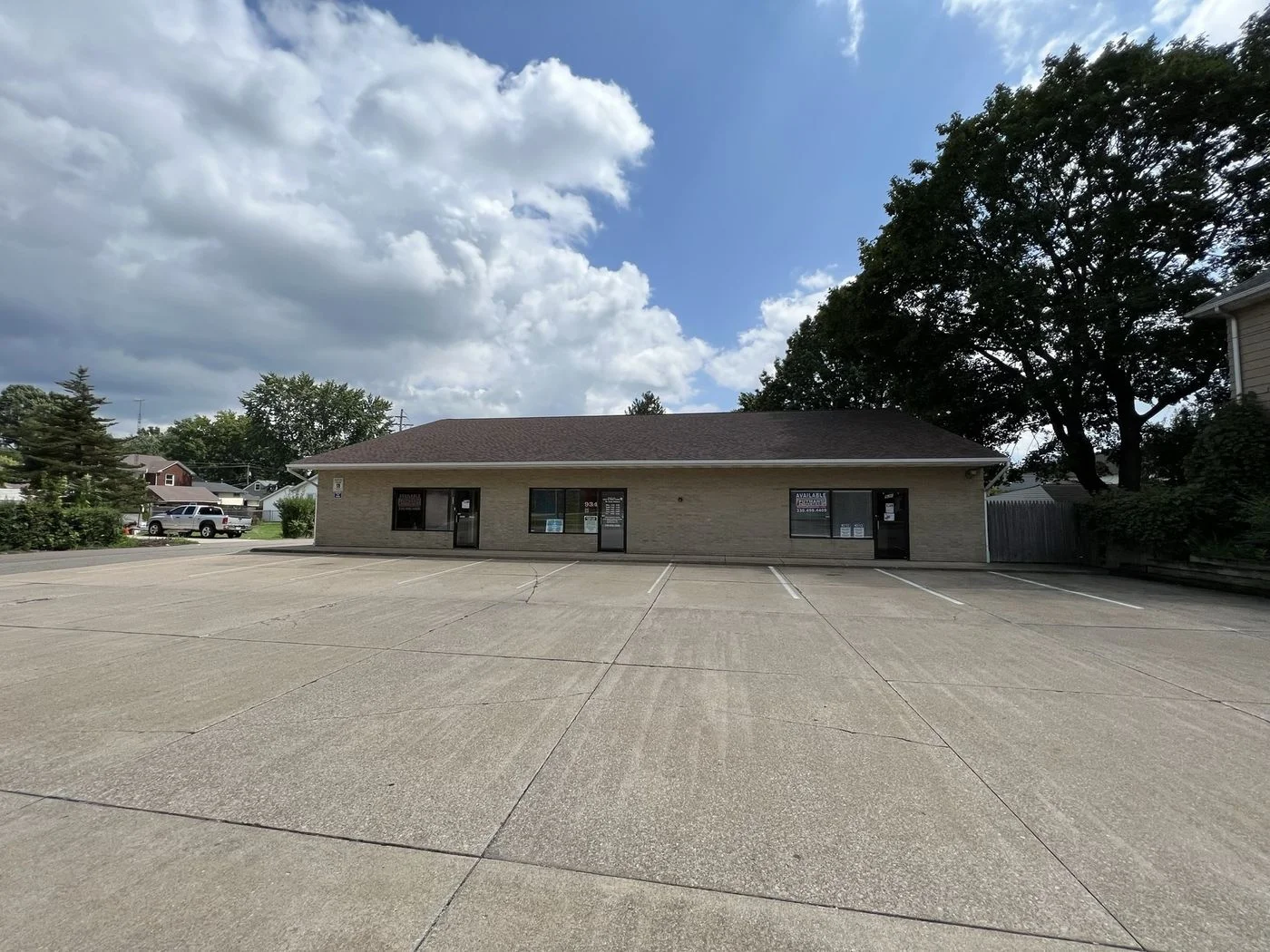 Photo 1 of 930 Amherst Road Northeast, Massillon, OH 44646