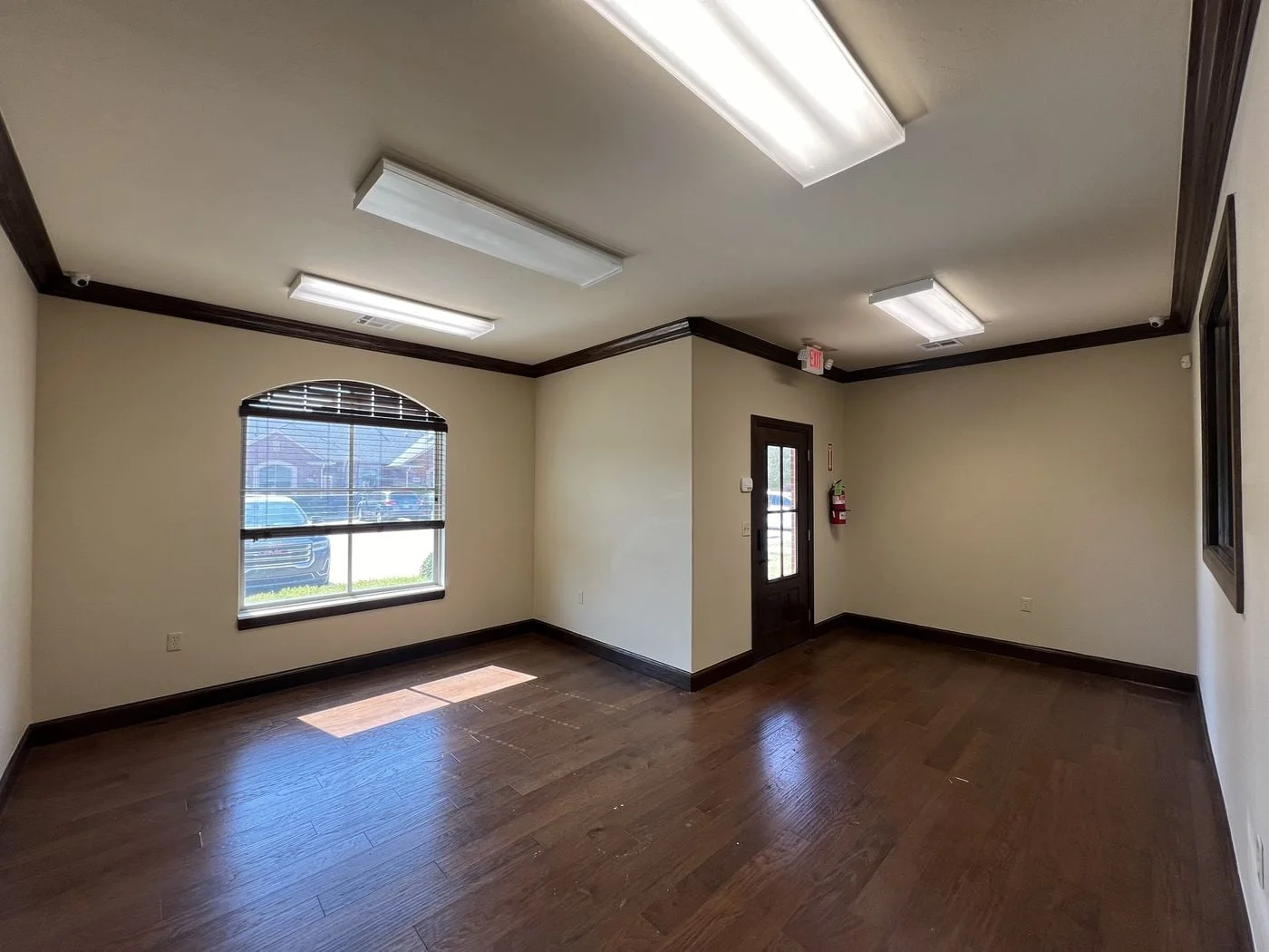 Photo 3 of 1961 W 33rd St, Edmond, OK 73013