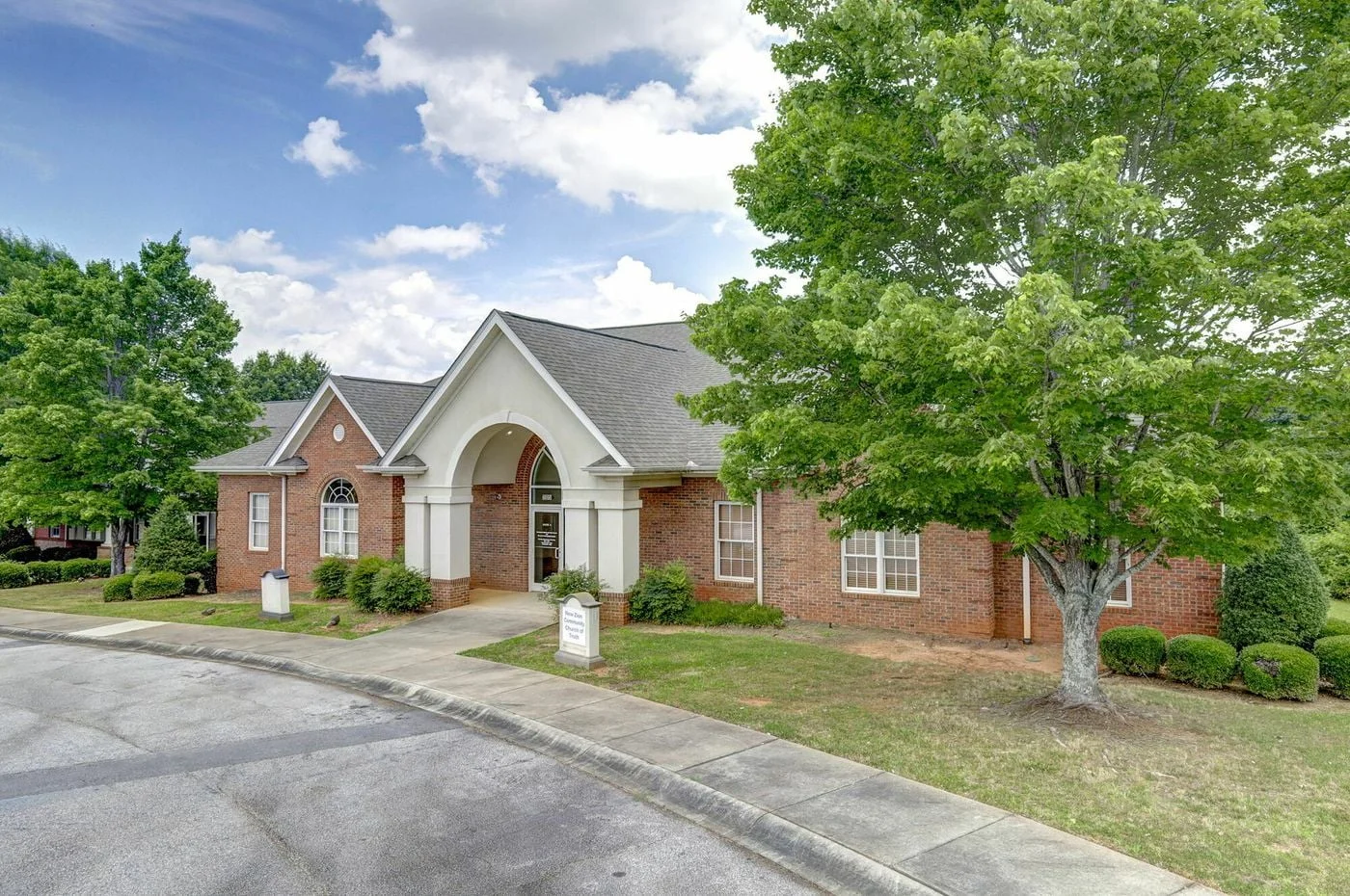 Photo 2 of 205 Central Park Ln, Seneca, SC 29678