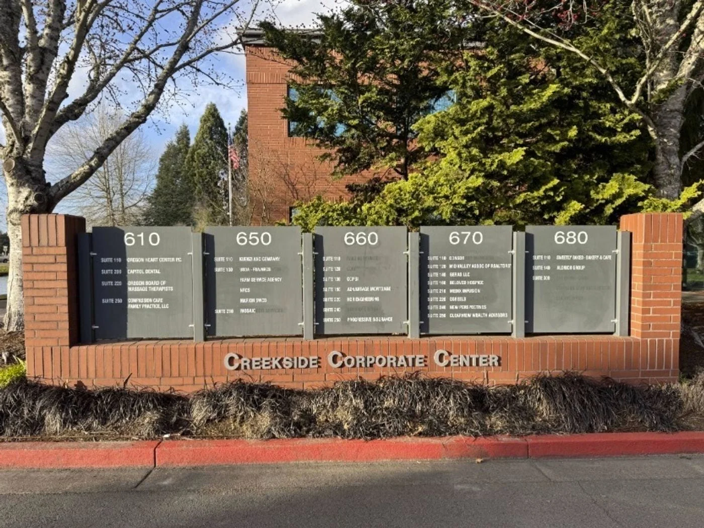 Photo 3 of 680 Hawthorne Avenue Southeast, Salem, OR 97301