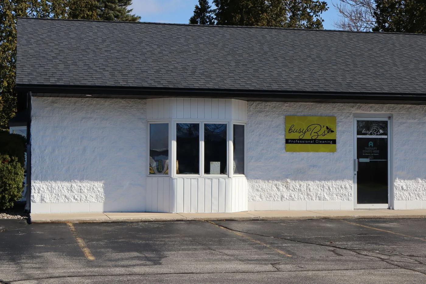 Photo 1 of 11831 Maple Rd, Birch Run, MI 48415