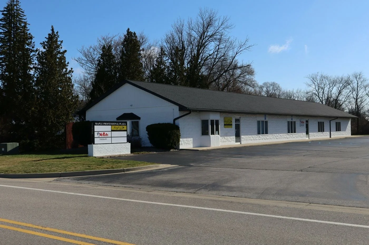 Photo 3 of 11831 Maple Rd, Birch Run, MI 48415