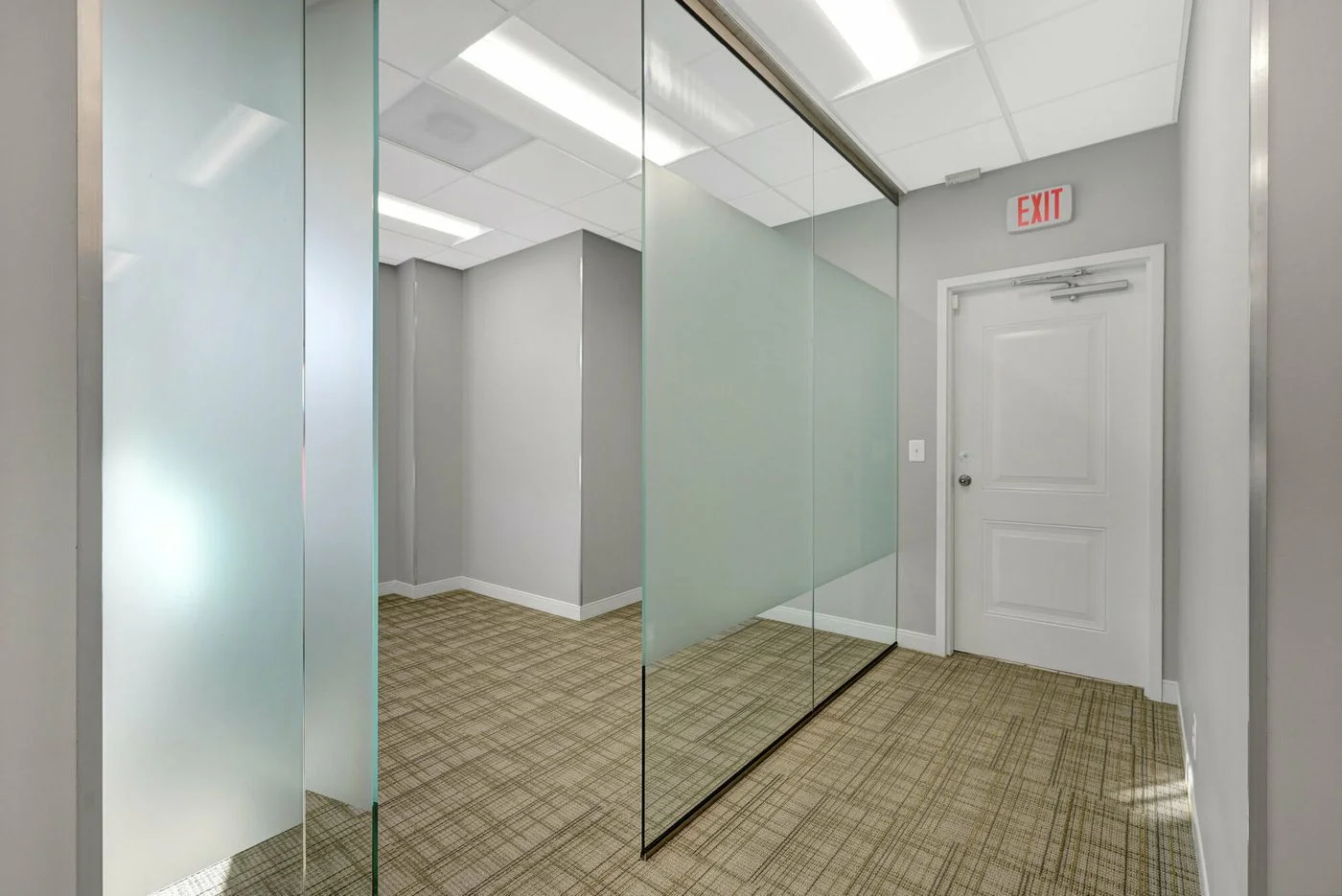 Photo 2 of 746 Walker Rd Ste 26, Great Falls, VA 22066