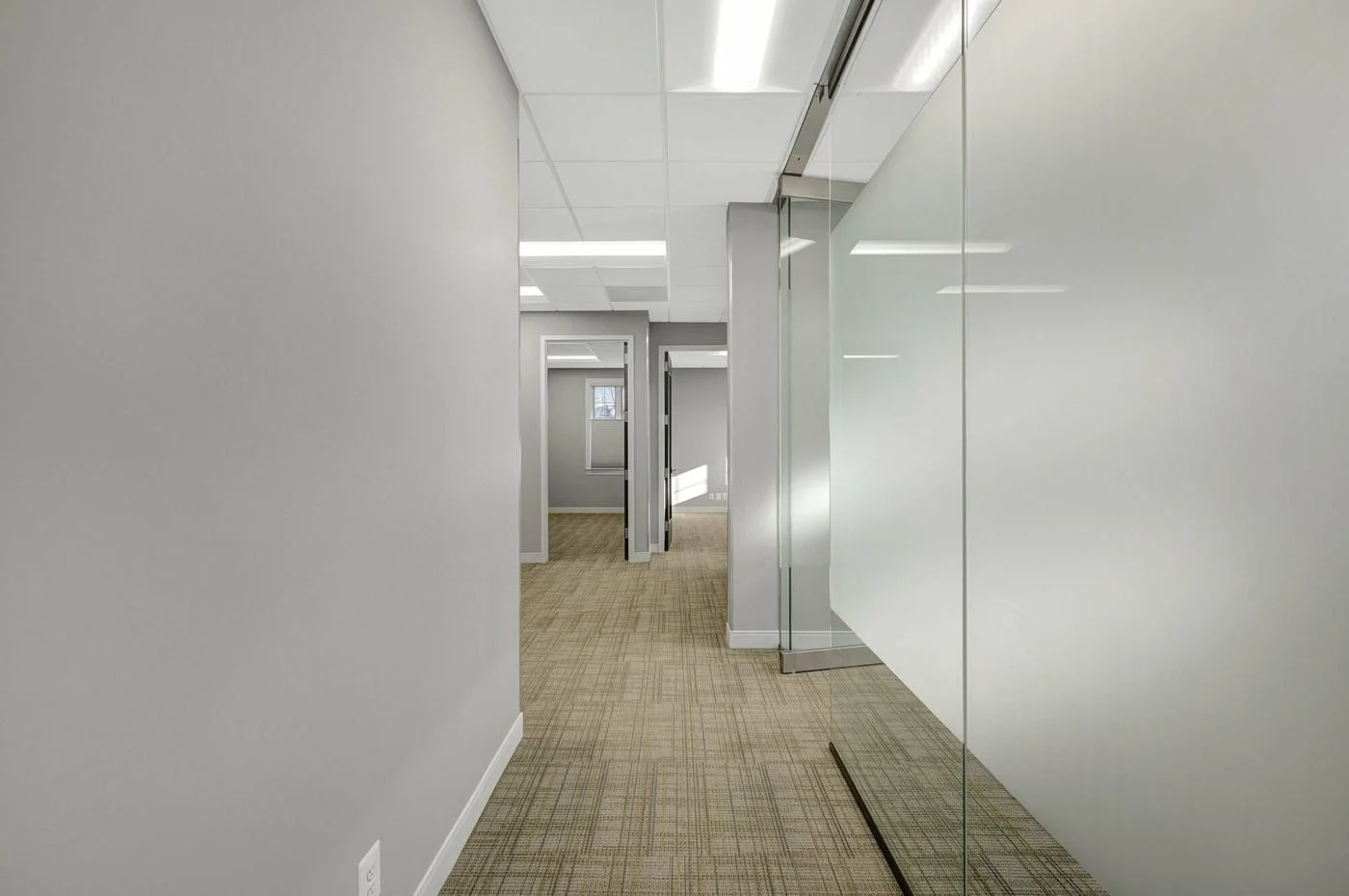 Photo 3 of 746 Walker Rd Ste 26, Great Falls, VA 22066