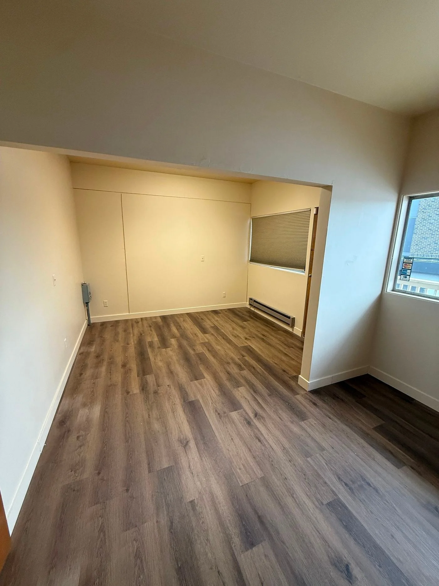 Photo 3 of 8535 Phinney Ave N, Seattle, WA 98103