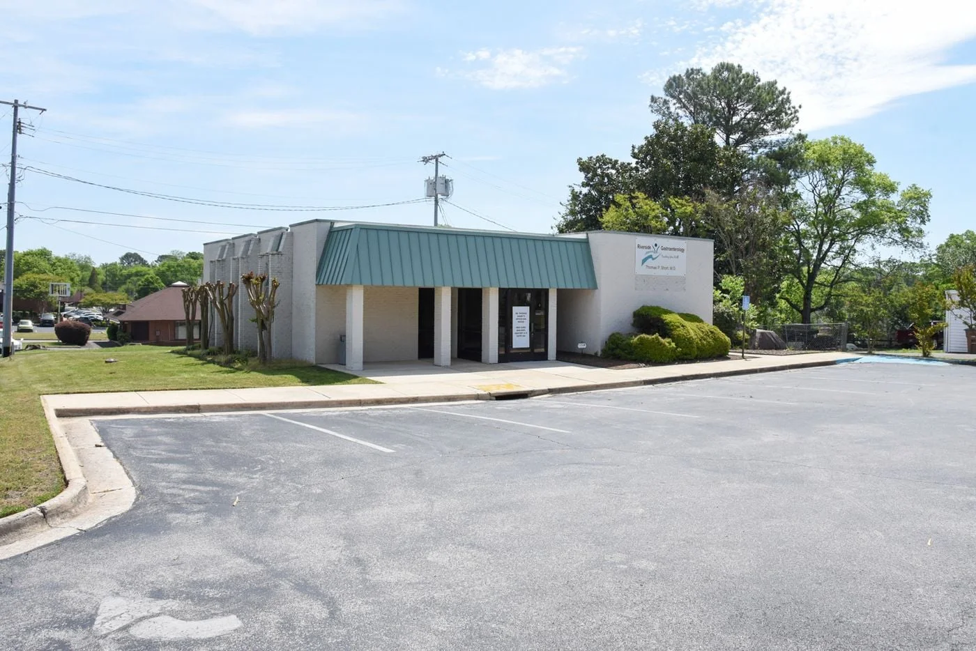 Photo 2 of 1304 Somerville Rd SE, Decatur, AL 35601