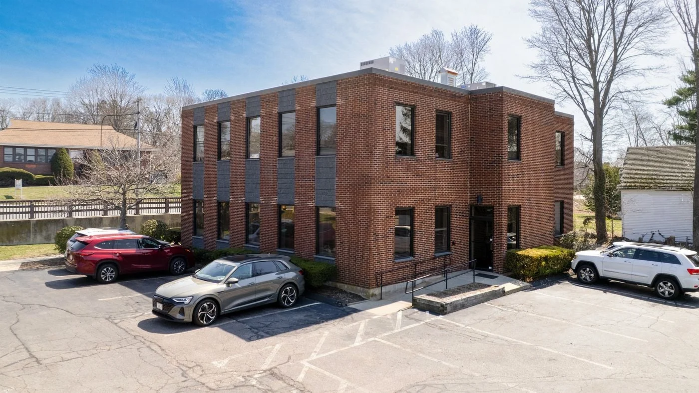 Photo 1 of 571 Main St, South Weymouth, MA 02190