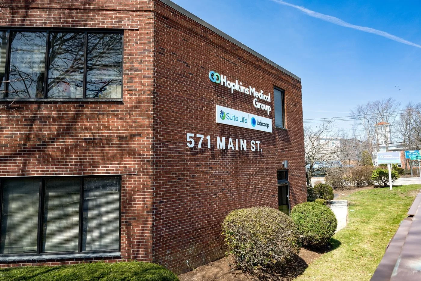 Photo 2 of 571 Main St, South Weymouth, MA 02190