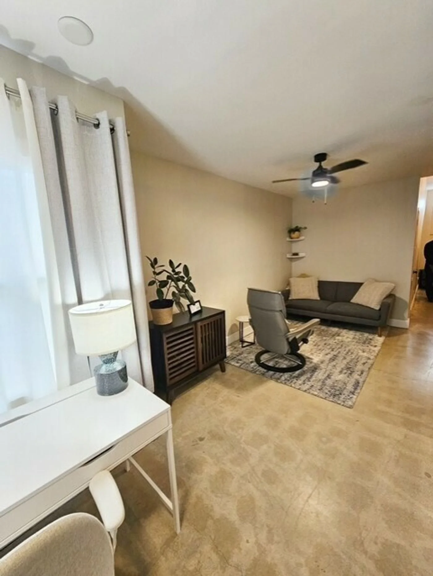 Photo 2 of 4976 Eagle Rock Boulevard, Los Angeles, CA 90041