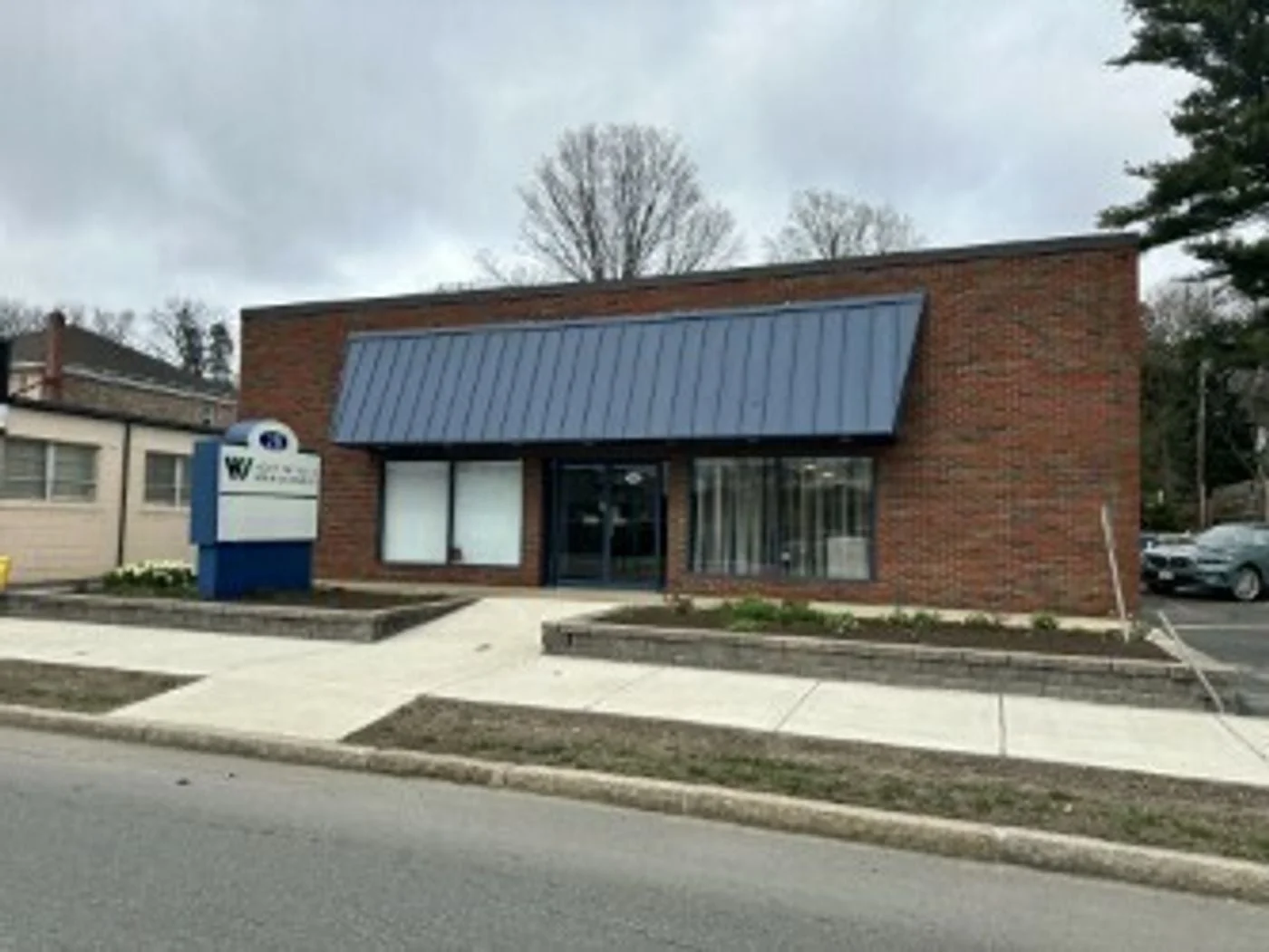 Photo 2 of 28 Park Avenue, Worcester, MA 01605