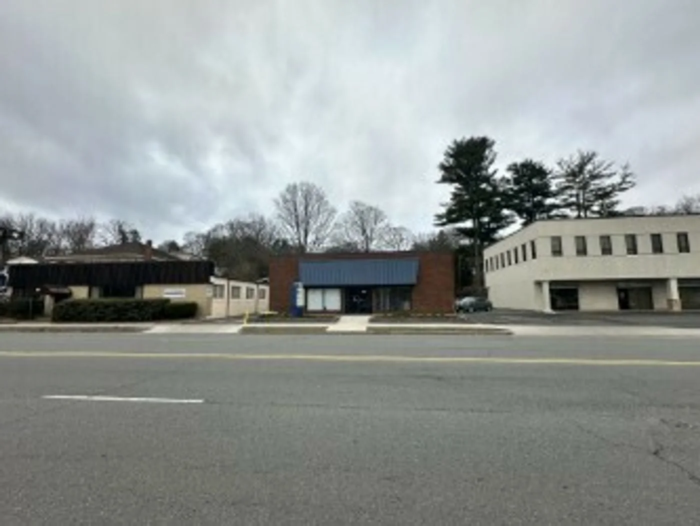 Photo 3 of 28 Park Avenue, Worcester, MA 01605