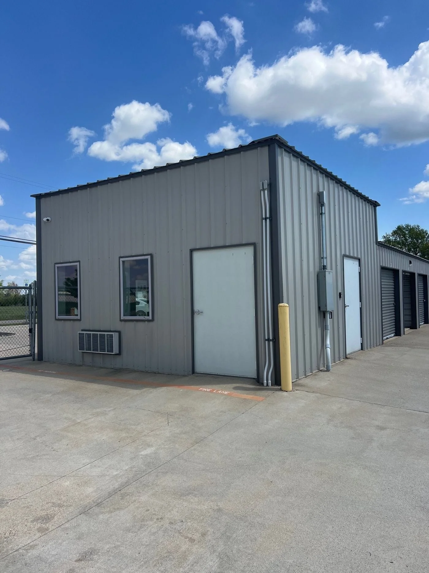 Photo 2 of 1100 E Kenwood St, Siloam Springs, AR 72761