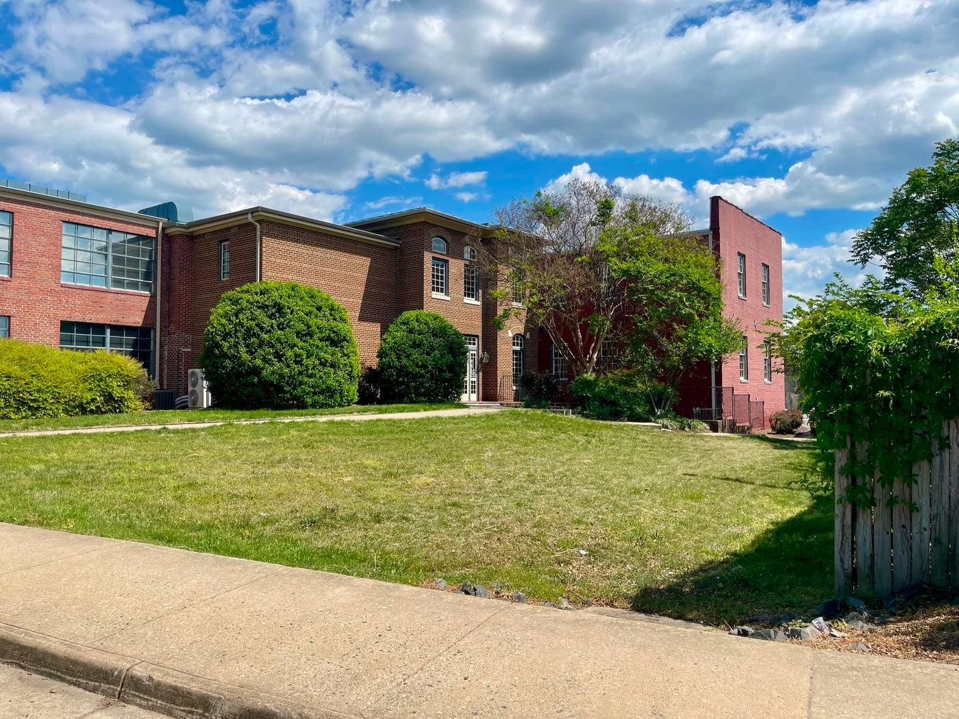 Photo 3 of 513 Prince Edward Street, Fredericksburg, VA 22401