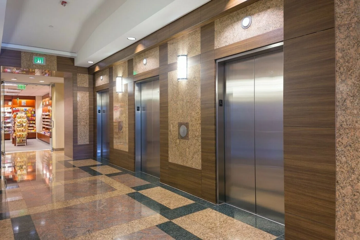 Photo 1 of 990 Hammond Dr, Atlanta, GA 30328