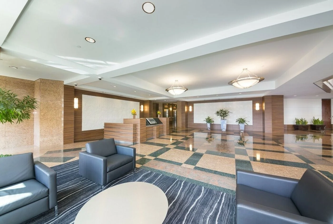 Photo 2 of 990 Hammond Dr, Atlanta, GA 30328