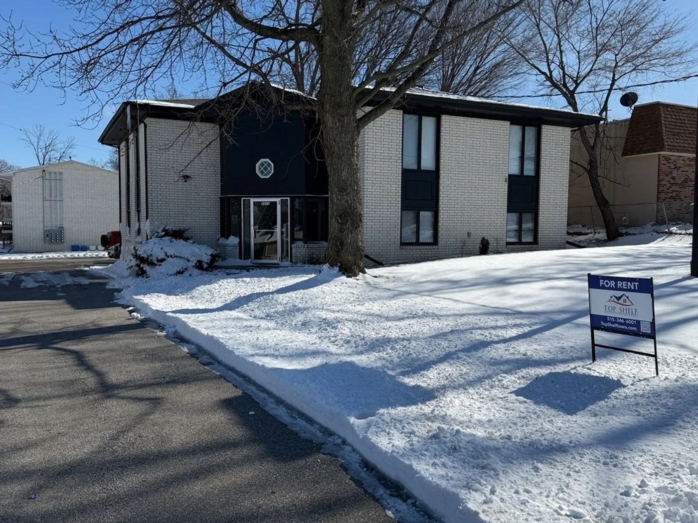 Photo 1 of 2313 Rocklyn Dr, Urbandale, IA 50322