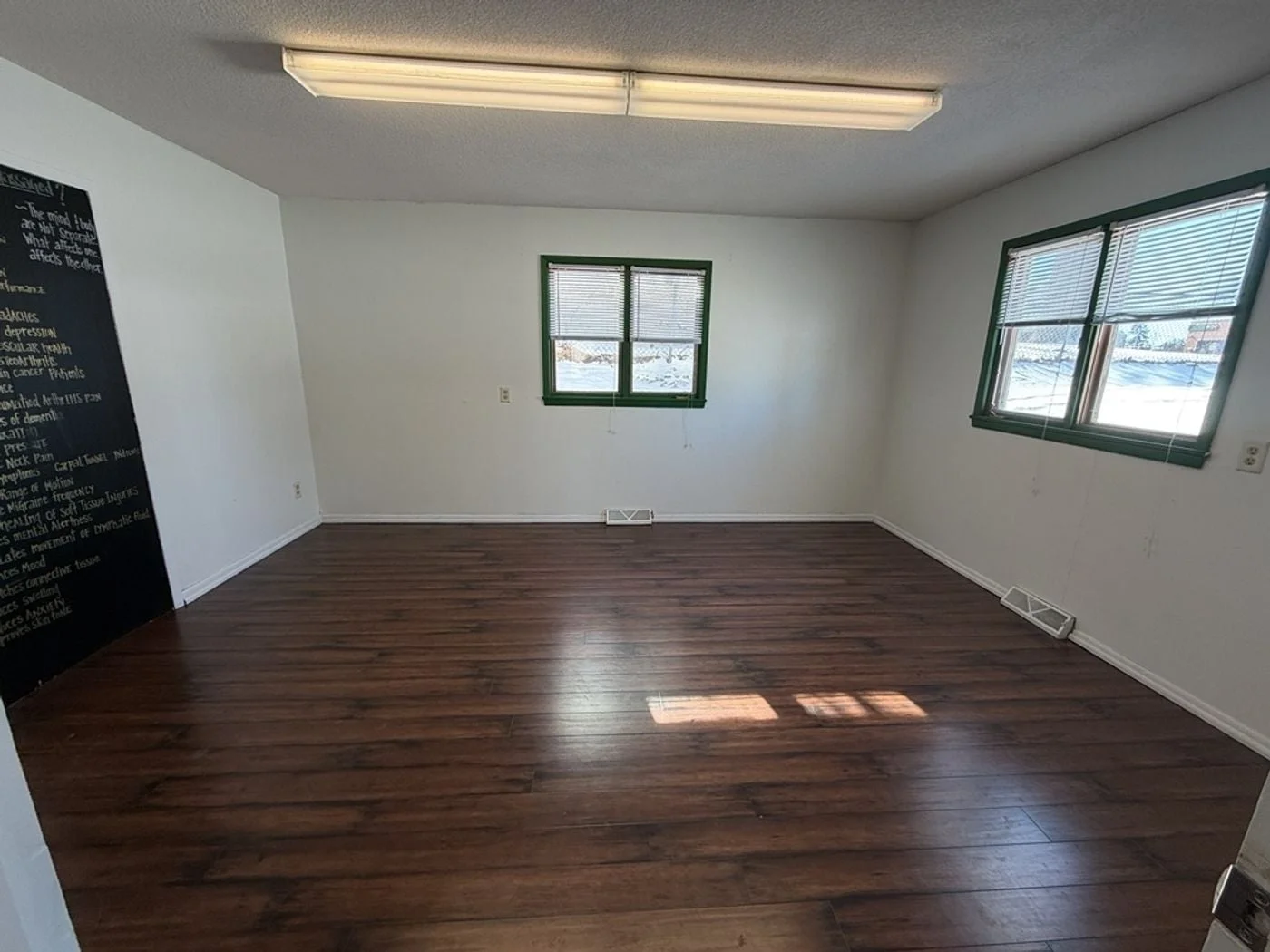 Photo 3 of 2313 Rocklyn Dr, Urbandale, IA 50322