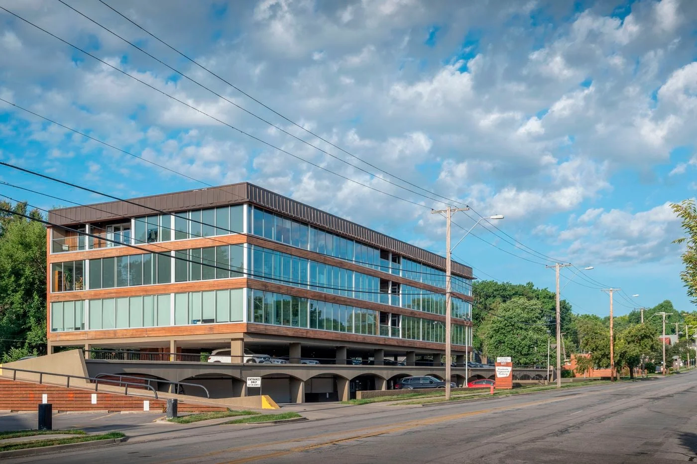 Photo 1 of 601 E 63rd Street, Kansas City, MO 64110