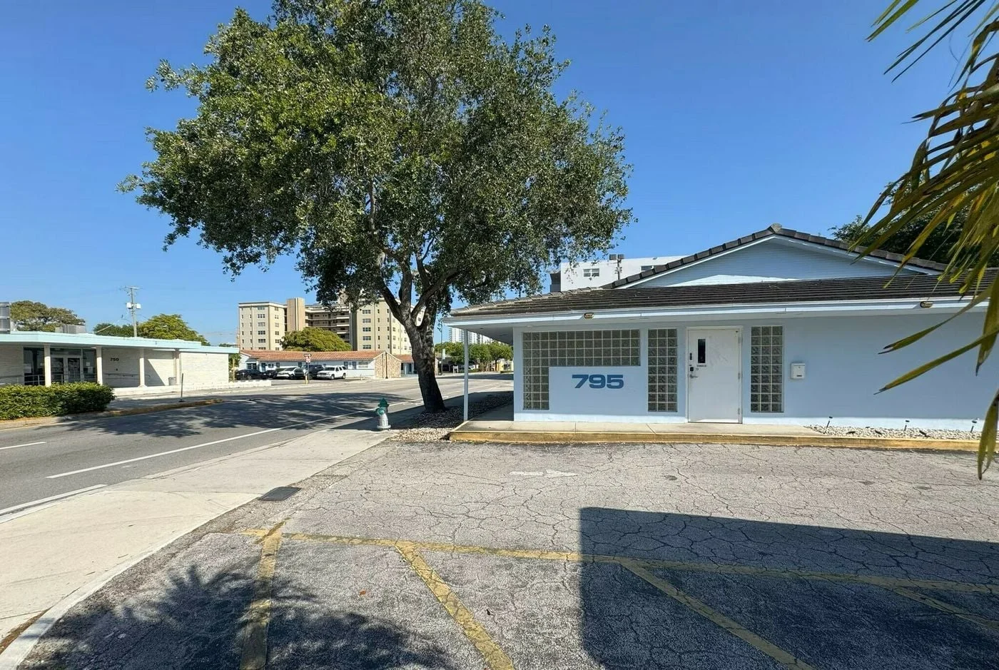 Photo 2 of 795 S Federal Hwy, Hollywood, FL 33316