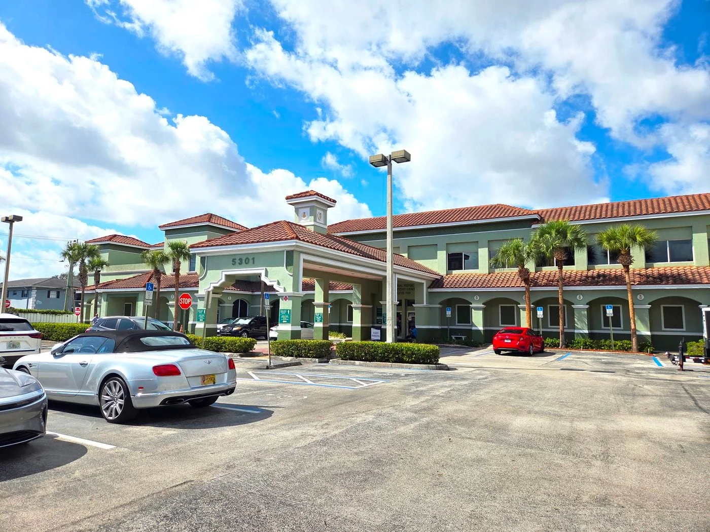 Photo 1 of 5301 N Dixie Hwy, Oakland Park, FL 33334