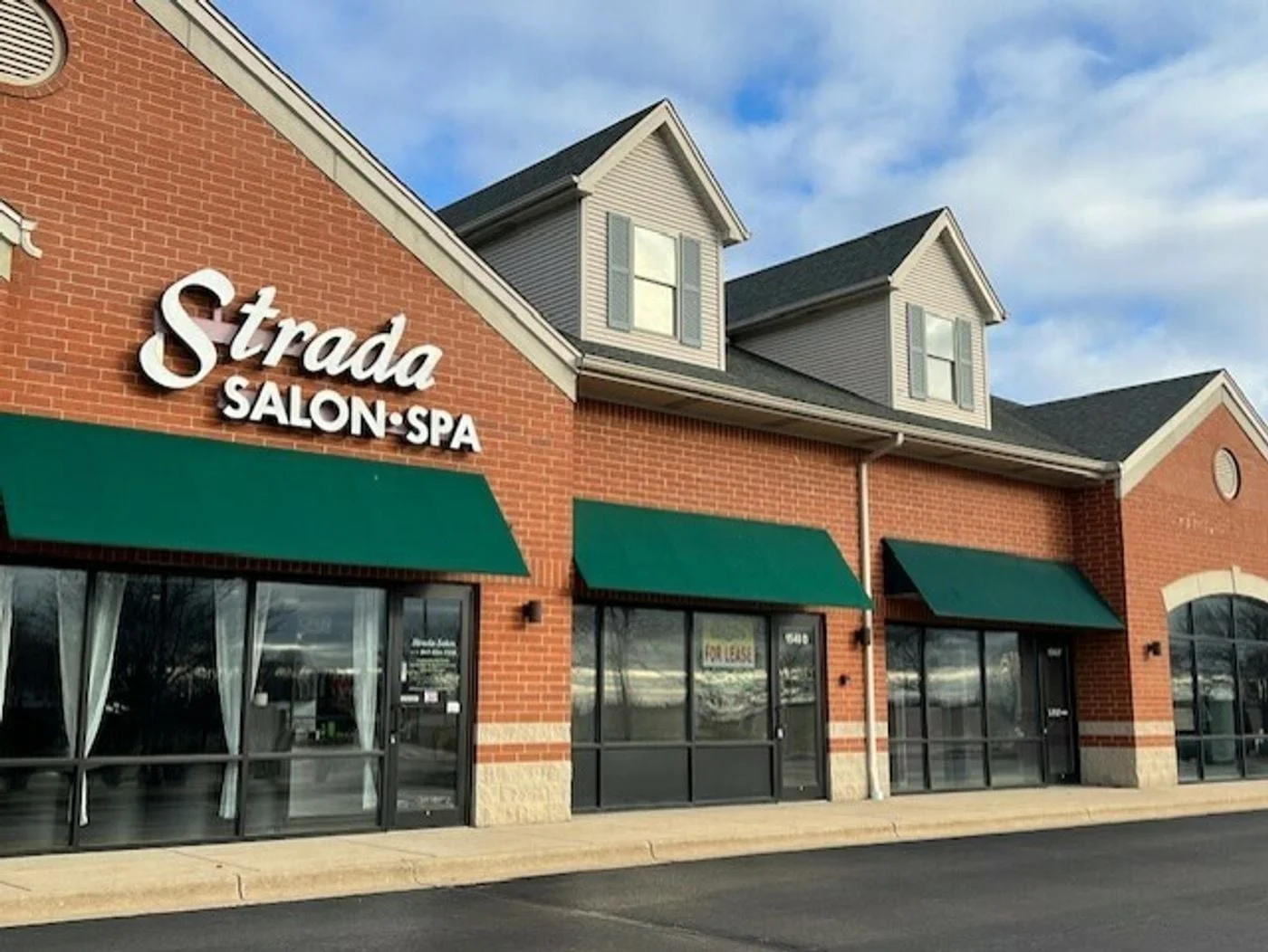 Photo 2 of 1540 Carlemont Drive, Crystal Lake, IL 60014