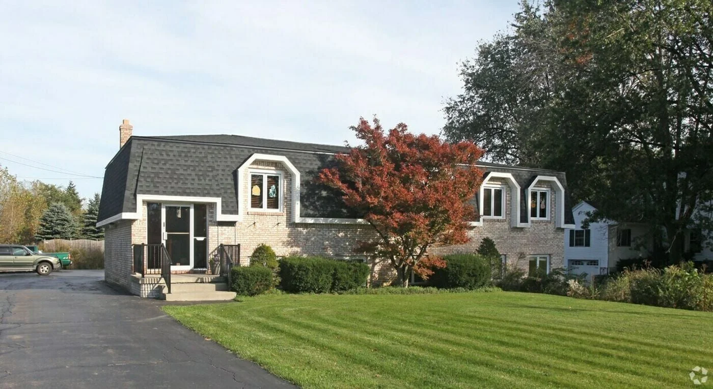 Photo 1 of 721 Union Rd, West Seneca, NY 14224