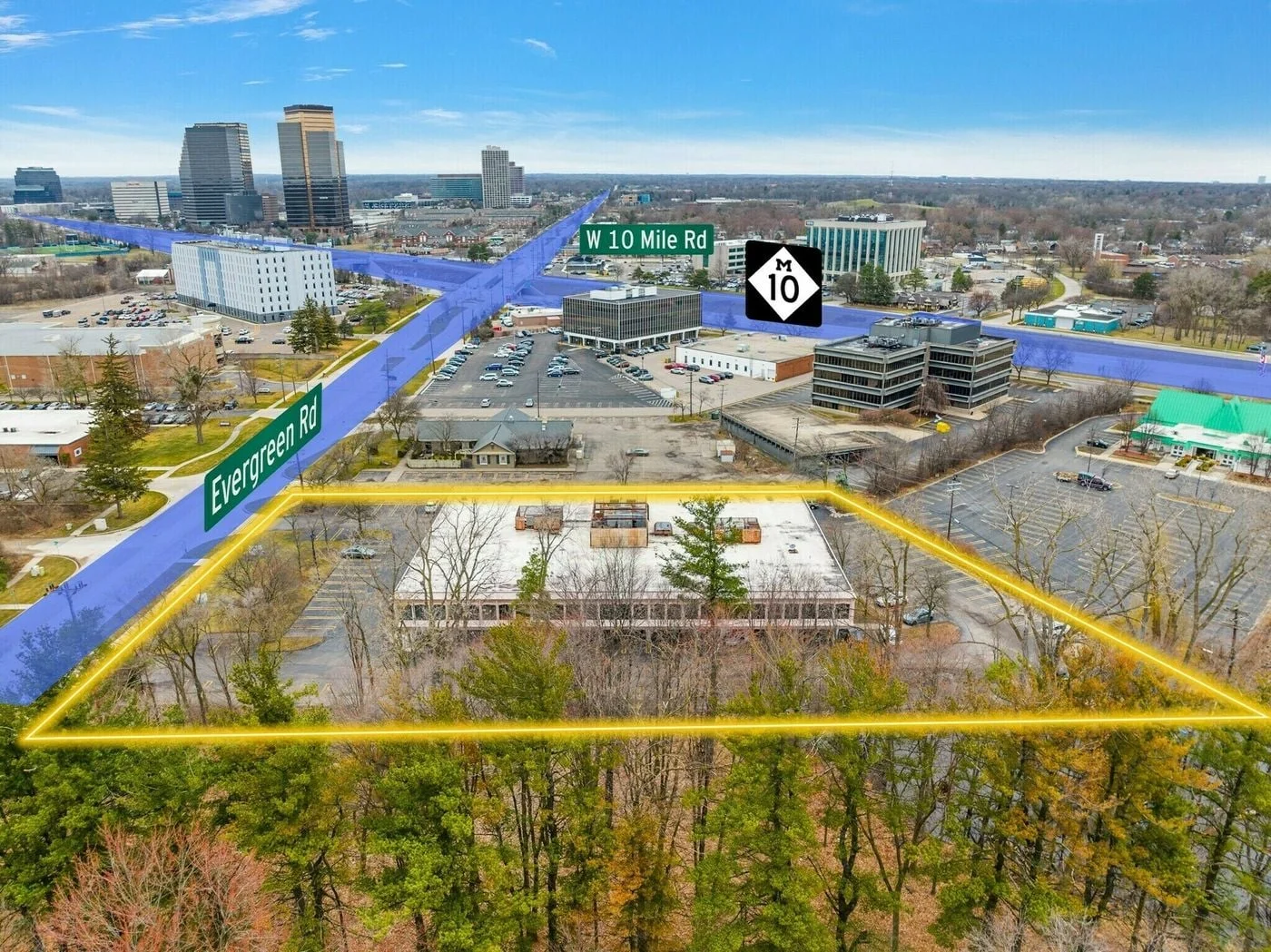 Photo 3 of 24450 Evergreen Rd, Southfield, MI 48075