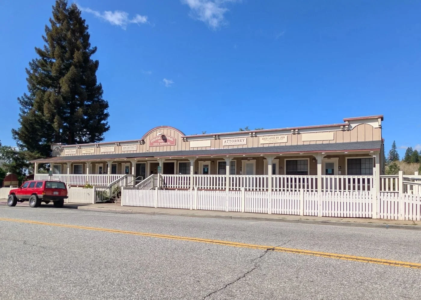 Photo 3 of 233 S Auburn St, Colfax, CA 95713